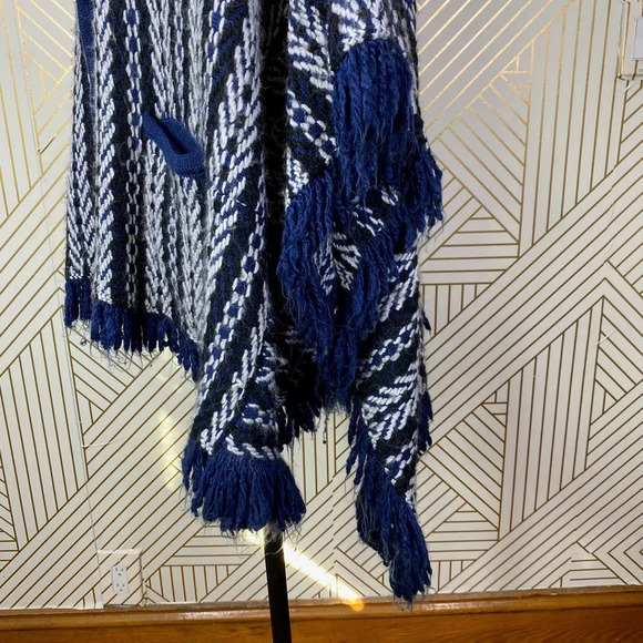 Anthropologie Sleeping on Snow Tajo Poncho Sweater Fringe Knit Blue One Size - Picture 8 of 12
